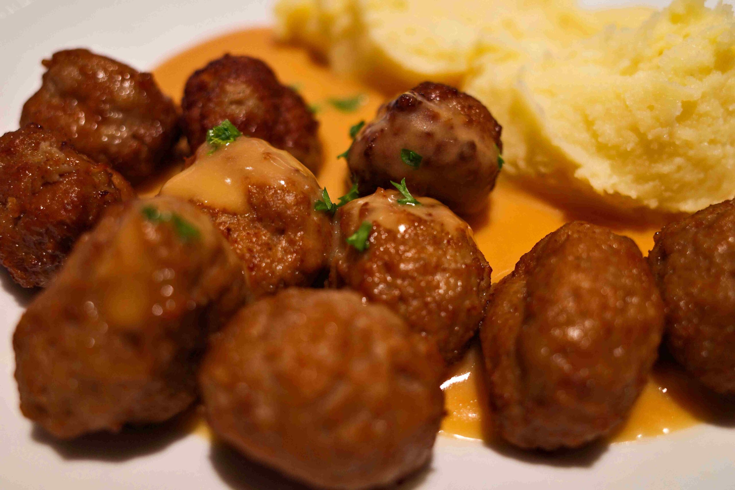 1click-CVNN8ZsNhB4-unsplash- meatballs small
